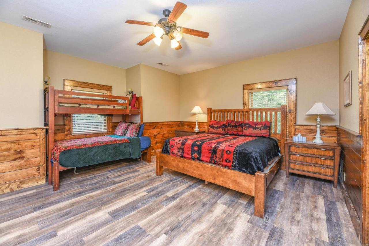 Smokystays 6 Bedroom Cabin Pigeon Forge Exterior photo