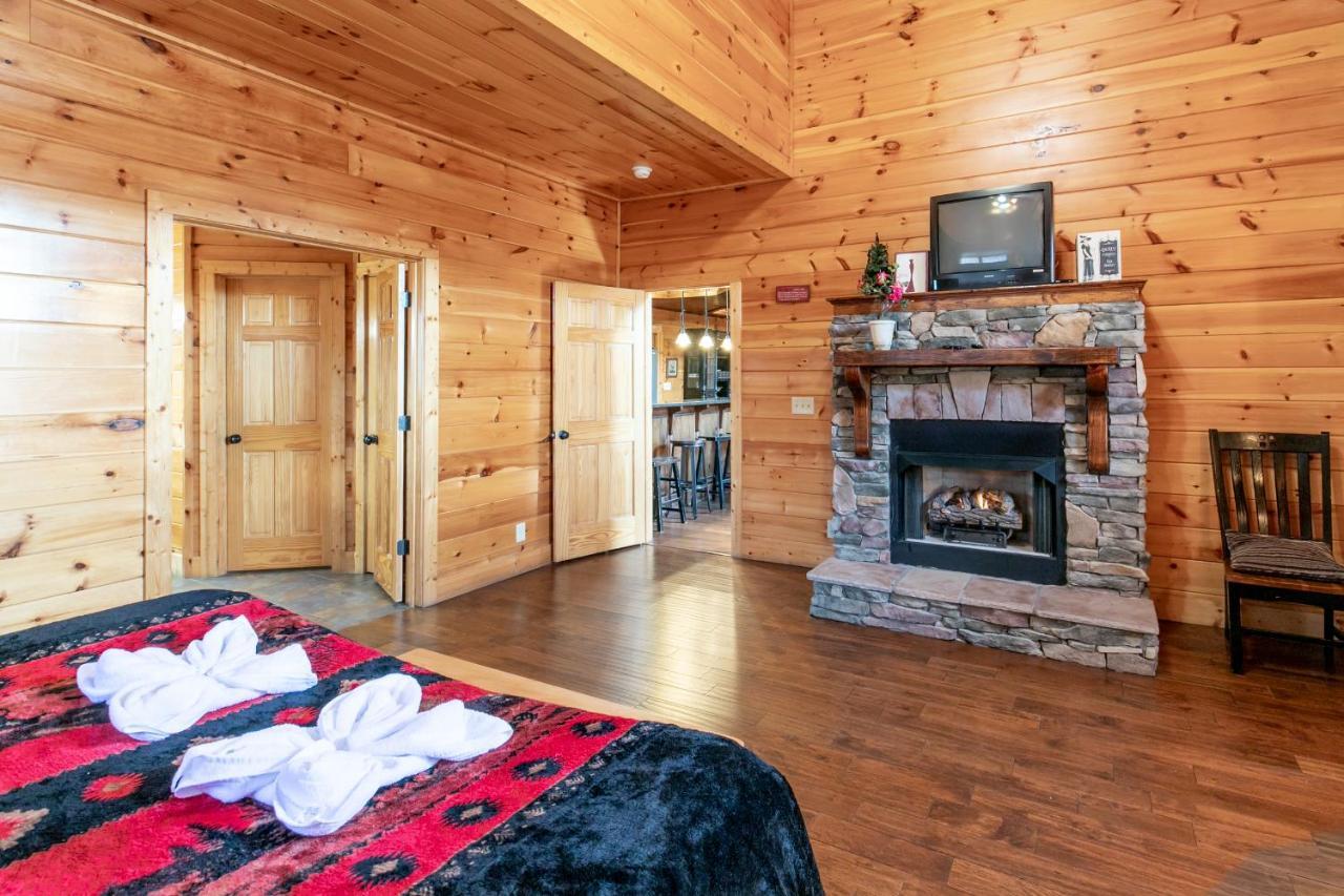 Smokystays 6 Bedroom Cabin Pigeon Forge Exterior photo