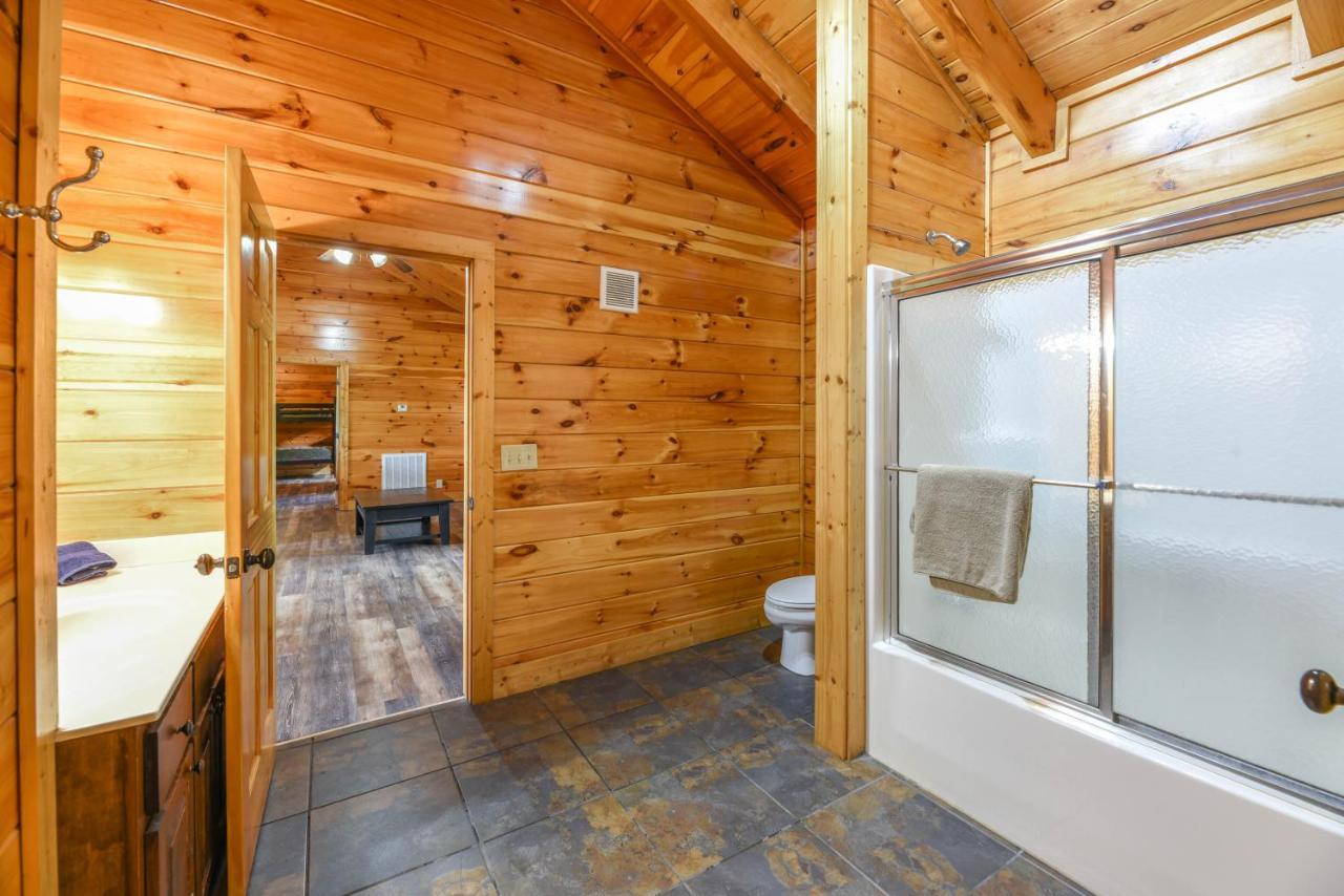 Smokystays 6 Bedroom Cabin Pigeon Forge Exterior photo